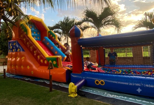 TOBOGÃ PREMIUM C/ PISCINA